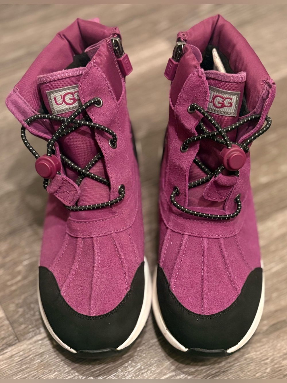 New UGGS Turlock Waterproof Purple and Black Snow Boot Big Kids Size 6
